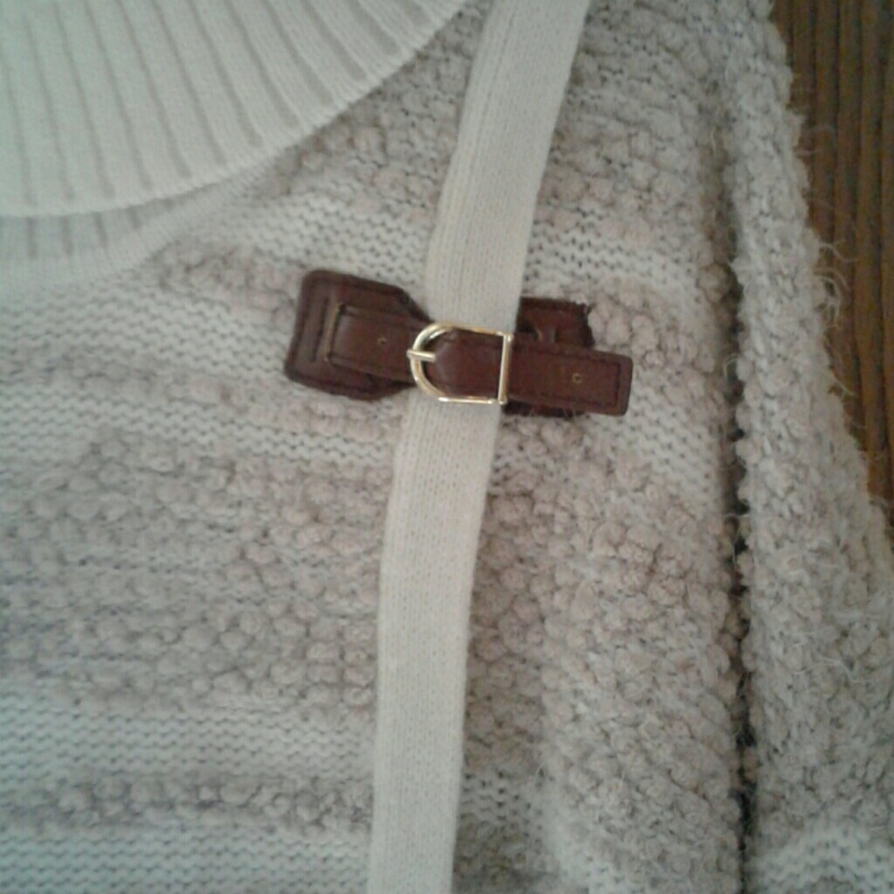 Sweater - Picture 2 of 3